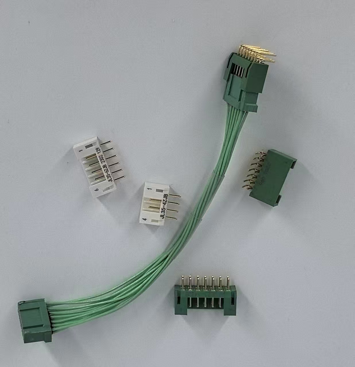 防務(wù)一體化無(wú)人機(jī)連接器